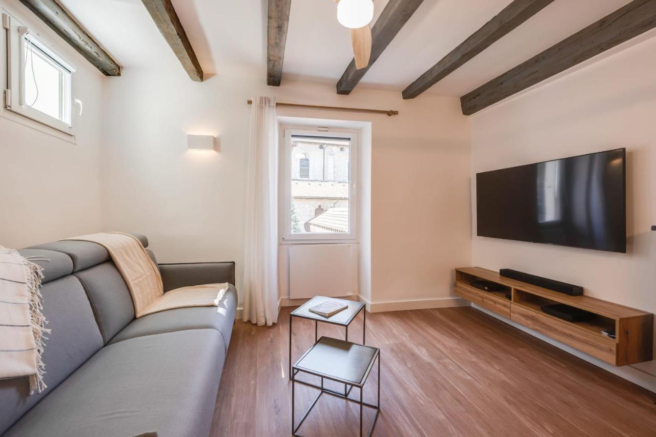 L'Escale Bleue - Apartment For 2 To 4 People In The Heart Of Annecy Bagian luar foto